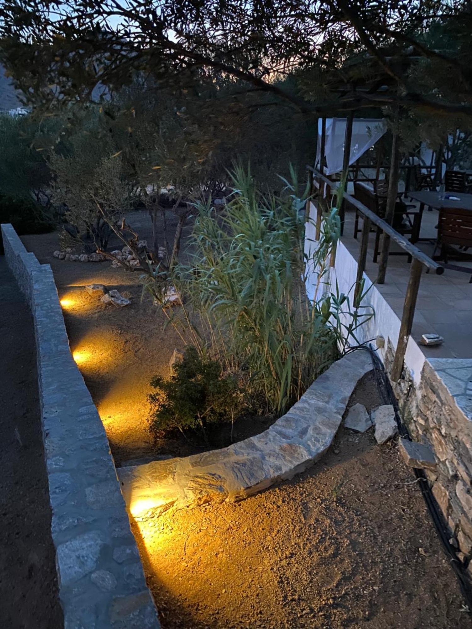 Apaggio Apartments Katapola Bagian luar foto