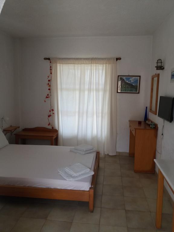Apaggio Apartments Katapola Bagian luar foto
