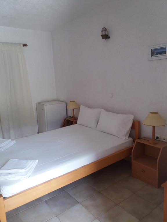Apaggio Apartments Katapola Bagian luar foto
