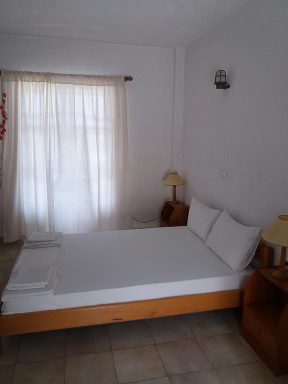 Apaggio Apartments Katapola Bagian luar foto