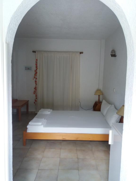 Apaggio Apartments Katapola Bagian luar foto