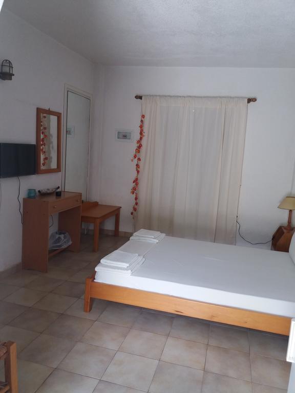 Apaggio Apartments Katapola Bagian luar foto
